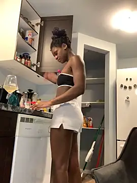 ninaperry777 online show from 02-28-25, 05:59