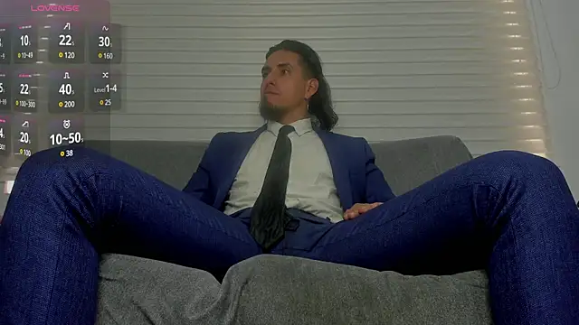 Snapshot of Tom_blunt96 chatting on 12-19-24, 05:40 Tom blunt96 online show from 12-19-24, 05:40