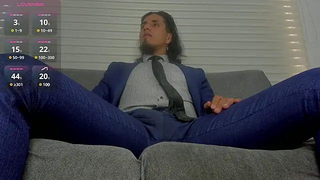 Snapshot of Tom_blunt96 chatting on 12-24-24, 05:44 Tom blunt96 online show from 12-24-24, 05:44