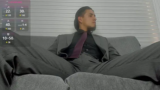 Snapshot of Tom_blunt96 chatting on 12-28-24, 10:02 Tom blunt96 online show from 12-28-24, 10:02