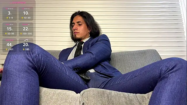 Snapshot of Tom_blunt96 chatting on 12-30-24, 03:03 Tom blunt96 online show from 12-30-24, 03:03