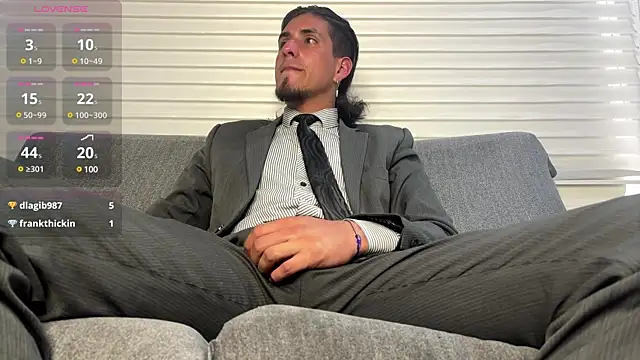 Snapshot of Tom_blunt96 chatting on 01-02-25, 07:29 Tom blunt96 online show from 01-02-25, 07:29