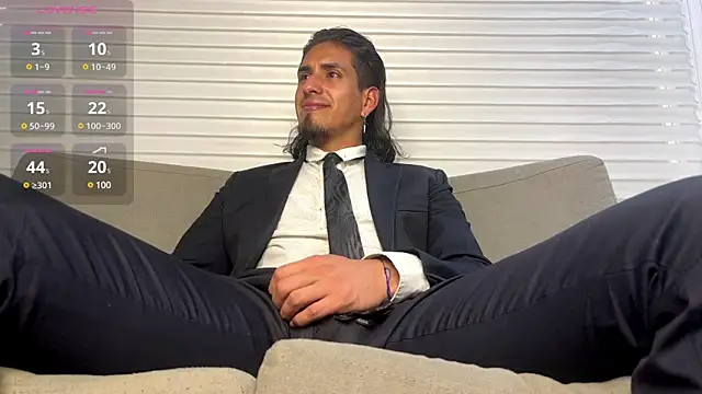 Snapshot of Tom_blunt96 chatting on 01-05-25, 01:26 Tom blunt96 online show from 01-05-25, 01:26