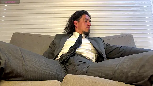 Snapshot of Tom_blunt96 chatting on 01-10-25, 11:33 Tom blunt96 online show from 01-10-25, 11:33