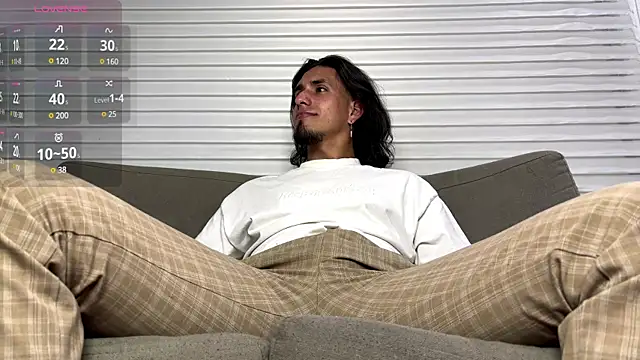 Snapshot of Tom_blunt96 chatting on 01-15-25, 05:40 Tom blunt96 online show from 01-15-25, 05:40