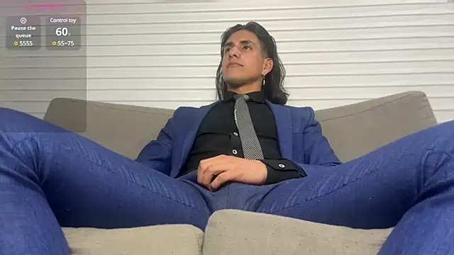 Snapshot of Tom_blunt96 chatting on 01-21-25, 02:22 Tom blunt96 online show from 01-21-25, 02:22