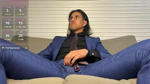 Snapshot of Tom_blunt96 chatting on 01-24-25, 10:08 Tom blunt96 online show from 01-24-25, 10:08