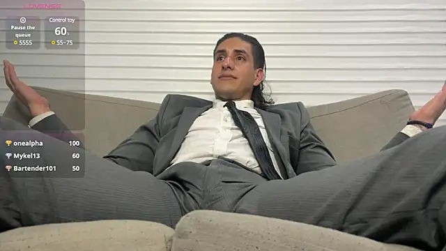 Snapshot of Tom_blunt96 chatting on 01-28-25, 06:49 Tom blunt96 online show from 01-28-25, 06:49