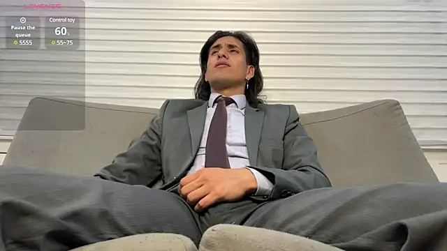 Snapshot of Tom_blunt96 chatting on 02-03-25, 03:31 Tom blunt96 online show from 02-03-25, 03:31