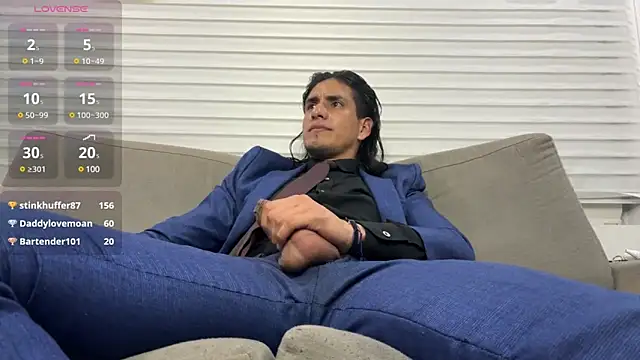 Snapshot of Tom_blunt96 chatting on 02-11-25, 08:37 Tom blunt96 online show from 02-11-25, 08:37