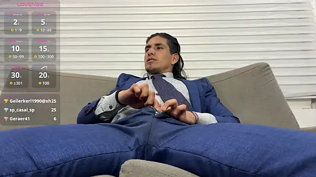 Snapshot of Tom_blunt96 chatting on 02-13-25, 05:48 Tom blunt96 online show from 02-13-25, 05:48