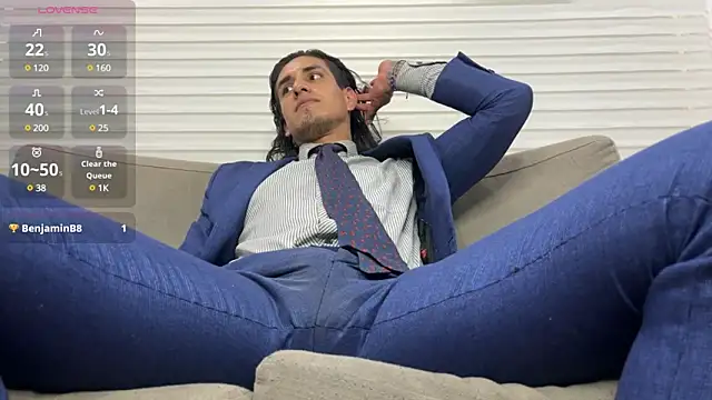 Snapshot of Tom_blunt96 chatting on 02-13-25, 08:03 Tom blunt96 online show from 02-13-25, 08:03