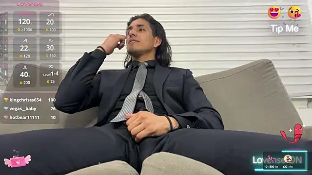 Snapshot of Tom_blunt96 chatting on 02-14-25, 11:42 Tom blunt96 online show from 02-14-25, 11:42