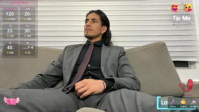 Snapshot of Tom_blunt96 chatting on 02-17-25, 04:20 Tom blunt96 online show from 02-17-25, 04:20