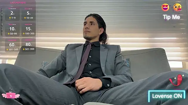 Snapshot of Tom_blunt96 chatting on 02-18-25, 12:17 Tom blunt96 online show from 02-18-25, 12:17