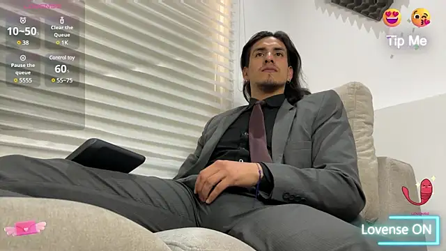 Snapshot of Tom_blunt96 chatting on 02-21-25, 04:59 Tom blunt96 online show from 02-21-25, 04:59