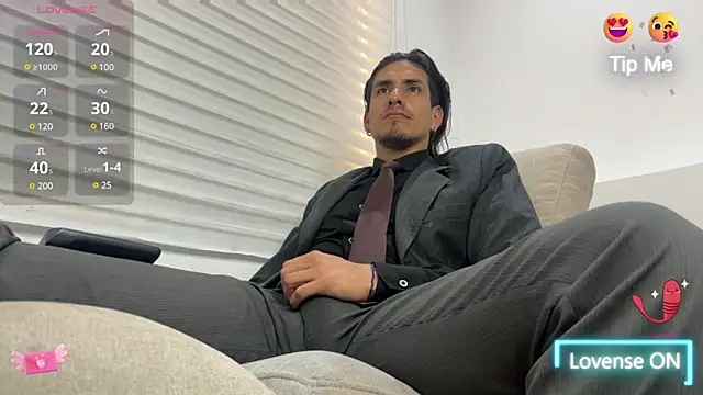 Snapshot of Tom_blunt96 chatting on 02-26-25, 03:30 Tom blunt96 online show from 02-26-25, 03:30