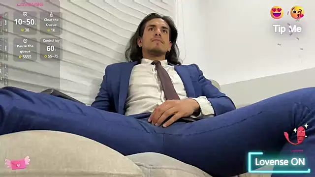 Snapshot of Tom_blunt96 chatting on 02-27-25, 05:13 Tom blunt96 online show from 02-27-25, 05:13