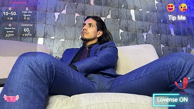 Snapshot of Tom_blunt96 chatting on 02-28-25, 08:42 Tom blunt96 online show from 02-28-25, 08:42