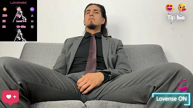 Snapshot of Tom_blunt96 chatting on 09-11-25, 07:08 Tom blunt96 online show from 09-11-25, 07:08