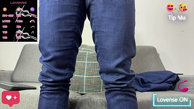 Snapshot of Tom_blunt96 chatting on 09-13-25, 07:57 Tom blunt96 online show from 09-13-25, 07:57