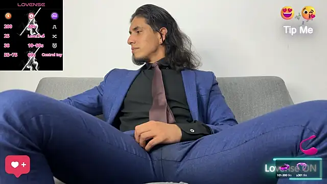 Snapshot of Tom_blunt96 chatting on 10-04-25, 10:52 Tom blunt96 online show from 10-04-25, 10:52