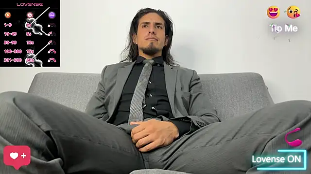 Snapshot of Tom_blunt96 chatting on 10-11-25, 11:25 Tom blunt96 online show from 10-11-25, 11:25