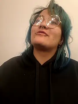 lucky-leah online show from 07-18-26, 04:05
