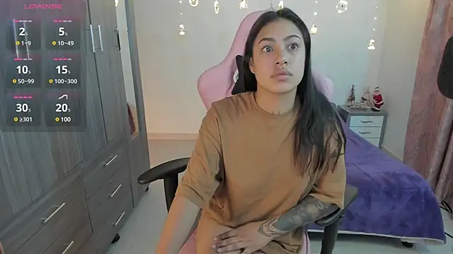 Snapshot of Kayla_foxxy chatting on 12-21-24, 06:52 Kayla foxxy online show from 12-21-24, 06:52