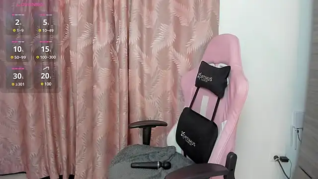 Snapshot of Kayla_foxxy chatting on 03-21-25, 05:00 Kayla foxxy online show from 03-21-25, 05:00