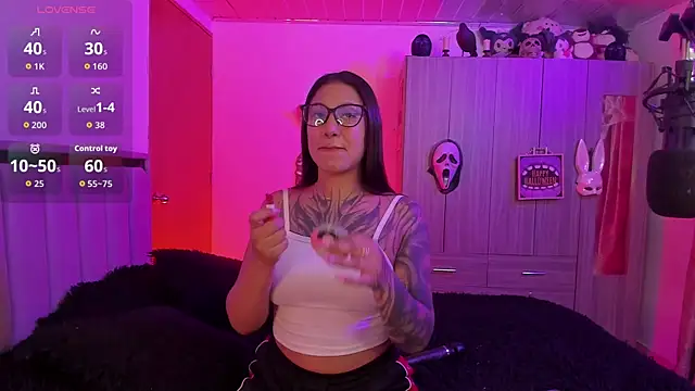 Snapshot of Kayla_foxxy chatting on 10-16-25, 04:13 Kayla foxxy online show from 10-16-25, 04:13