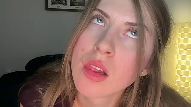 YUMIandbigWOLF online show from 02-07-25, 05:31