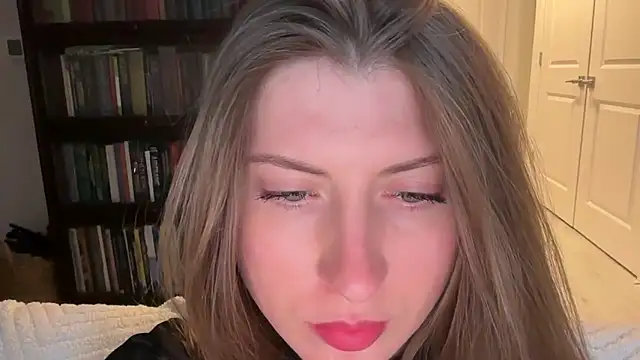 YUMIandbigWOLF online show from 03-08-25, 07:38