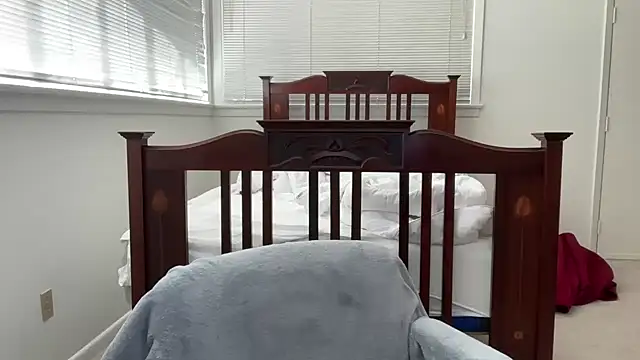 YUMIandbigWOLF online show from 02-23-26, 07:22