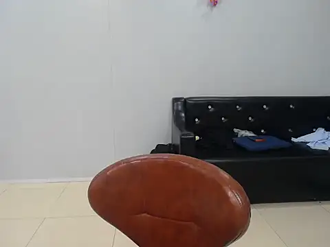 Snapshot of Love_bug15 chatting on 03-04-25, 04:20 Love bug15 online show from 03-04-25, 04:20