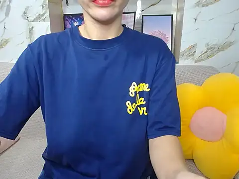 Snapshot of Love_bug15 chatting on 10-03-25, 03:14 Love bug15 online show from 10-03-25, 03:14