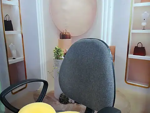 Snapshot of Love_bug15 chatting on 03-02-26, 04:36 Love bug15 online show from 03-02-26, 04:36