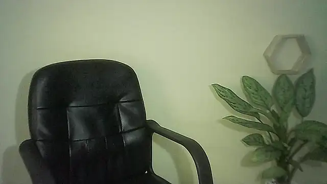 JuliaMack online show from 03-01-25, 12:28