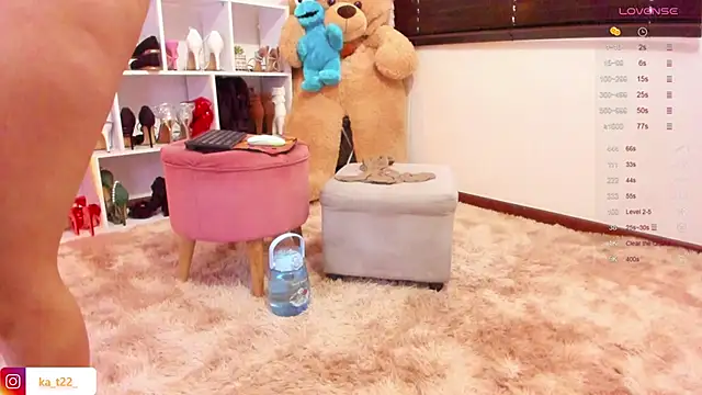 Snapshot of kariina__22 chatting on 09-17-25, 09:16 kariina 22 online show from 09-17-25, 09:16