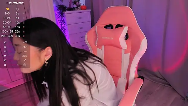 FreyaRaya online show from 12-25-24, 08:51