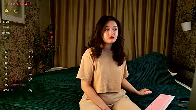 FreyaRaya online show from 11-26-25, 03:18