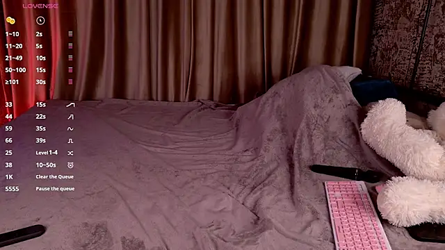 FreyaRaya online show from 04-16-26, 03:18