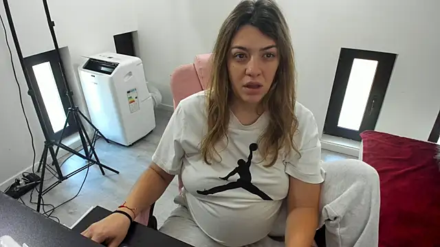Dyana Kaylinn online show from 05-28-26, 04:54