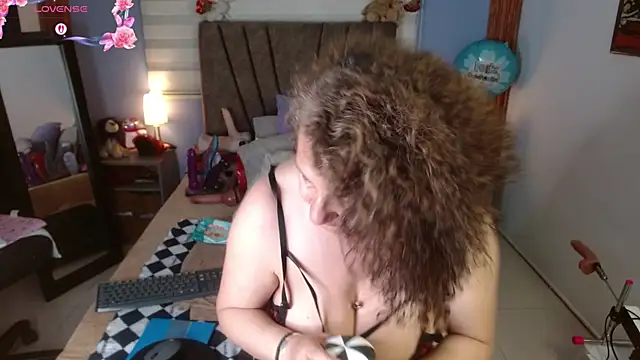 Nadia 84 online show from 06-09-26, 07:25