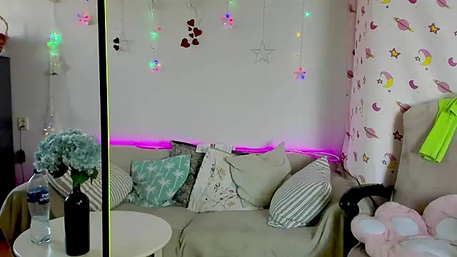 Snapshot of Evelyn_Harper@xh chatting on 03-22-25, 08:51 Evelyn Harperxh online show from 03-22-25, 08:51