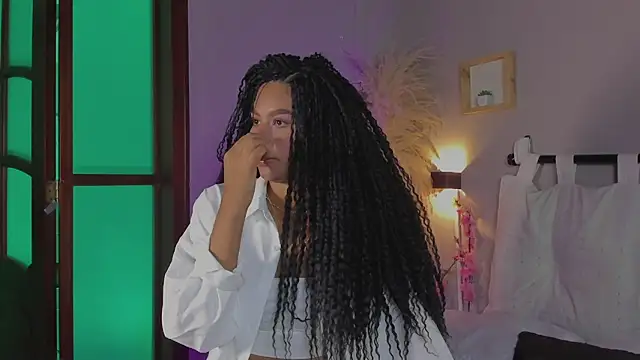 nayah   online show from 01-25-25, 08:10