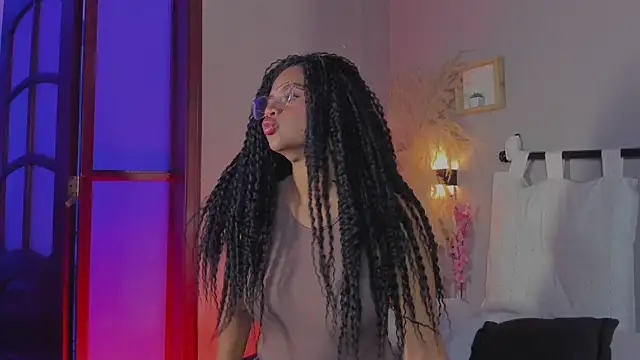 nayah   online show from 01-28-25, 09:40