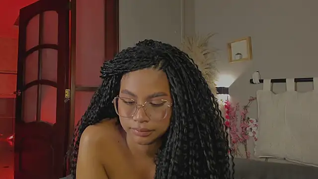 nayah   online show from 02-12-25, 10:37