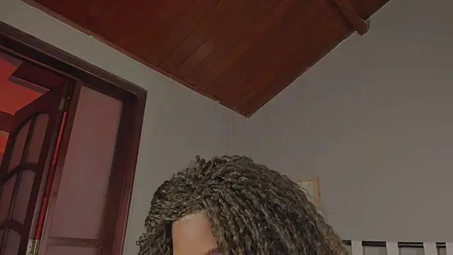 nayah   online show from 02-25-25, 09:02