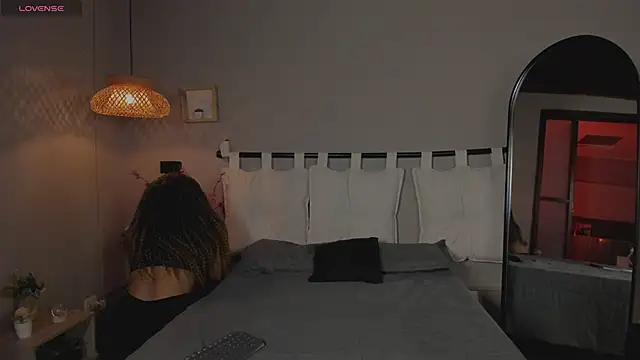 nayah   online show from 03-07-25, 08:11